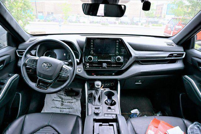 used 2021 Toyota Highlander car, priced at $36,040