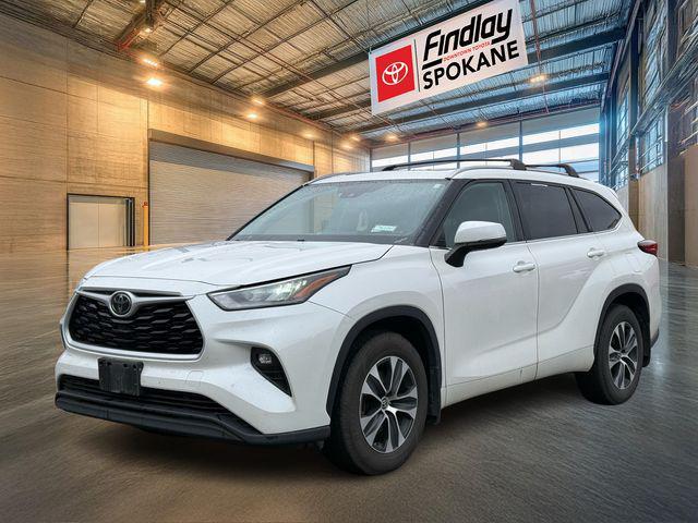 used 2020 Toyota Highlander car, priced at $28,595