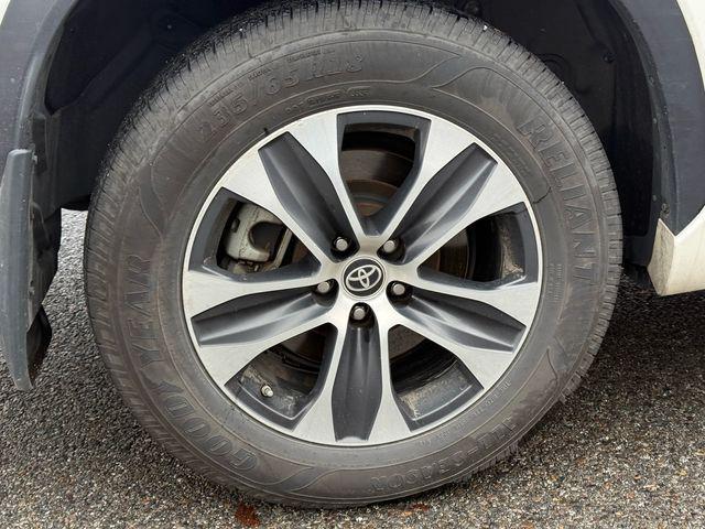 used 2020 Toyota Highlander car, priced at $28,595