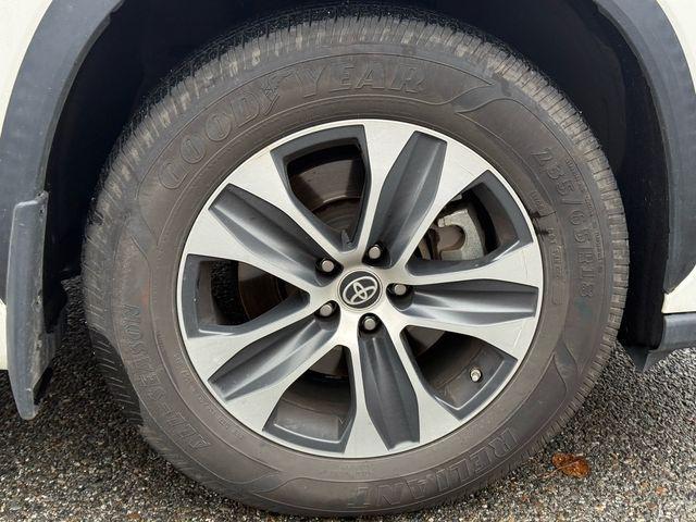 used 2020 Toyota Highlander car, priced at $28,595