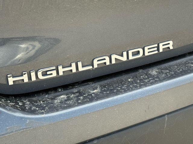 used 2021 Toyota Highlander car, priced at $31,995