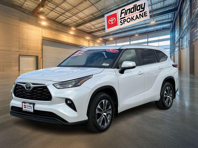 used 2023 Toyota Highlander car, priced at $37,995