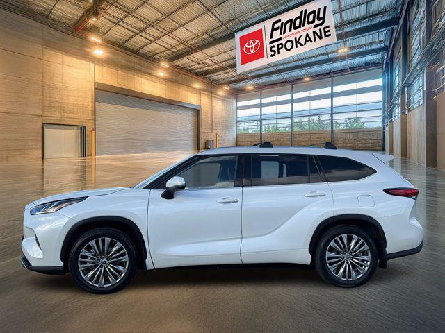 used 2021 Toyota Highlander car, priced at $40,995