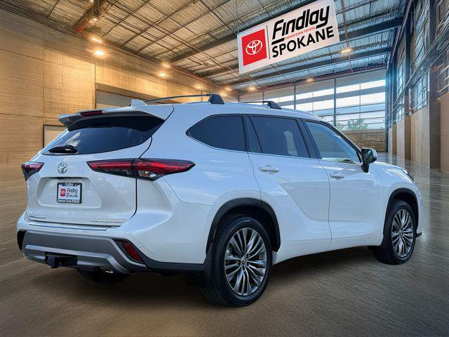 used 2021 Toyota Highlander car, priced at $40,995