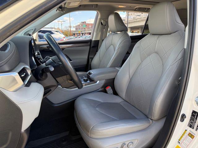 used 2021 Toyota Highlander car, priced at $40,995