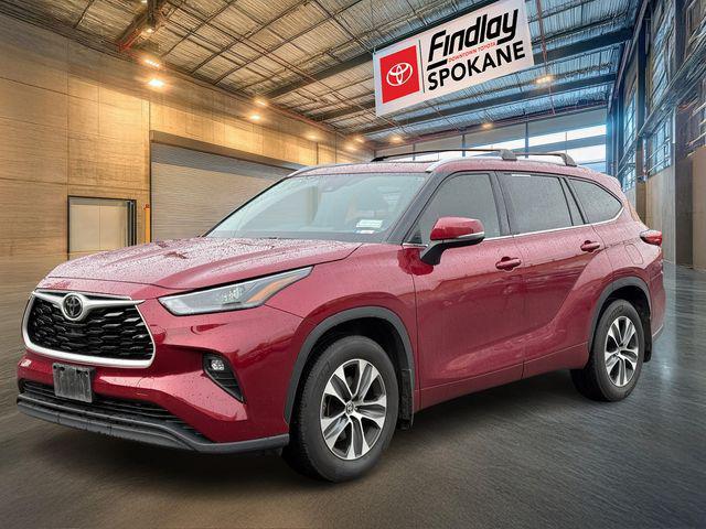 used 2022 Toyota Highlander car, priced at $33,995