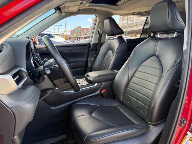 used 2022 Toyota Highlander car, priced at $33,995
