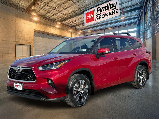 used 2022 Toyota Highlander car, priced at $33,995