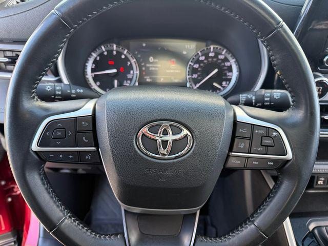used 2022 Toyota Highlander car, priced at $33,995