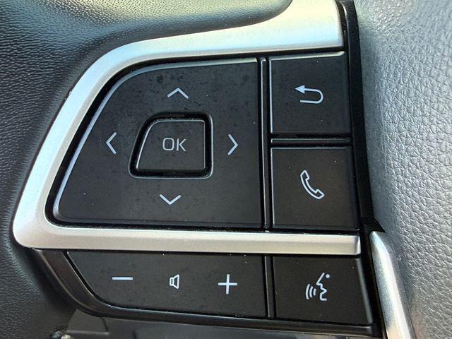 used 2022 Toyota Highlander car, priced at $33,995