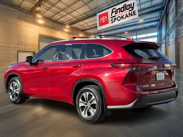 used 2022 Toyota Highlander car, priced at $33,995