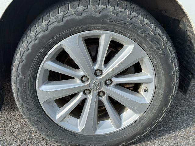 used 2009 Toyota Highlander Hybrid car, priced at $11,995