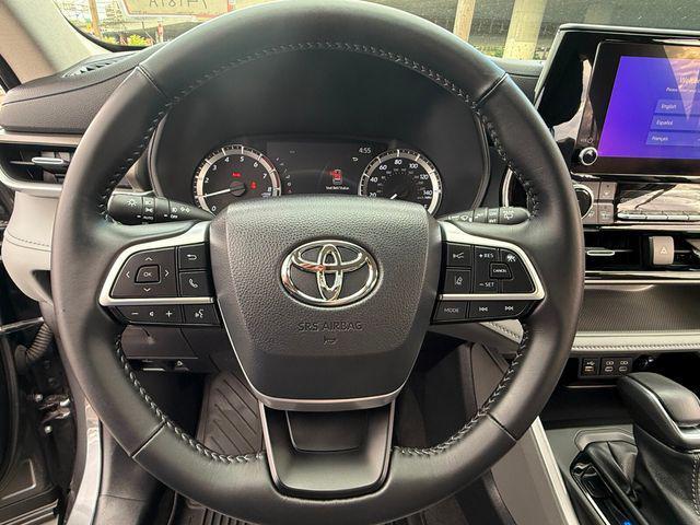 used 2023 Toyota Highlander car, priced at $37,818