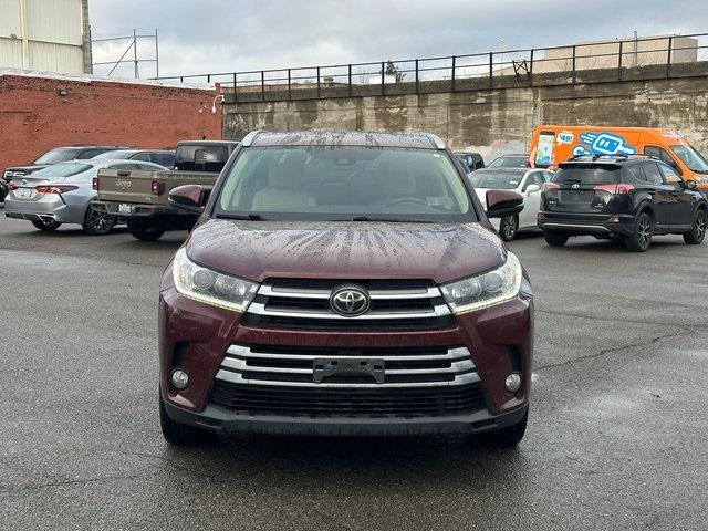 used 2018 Toyota Highlander car, priced at $19,817