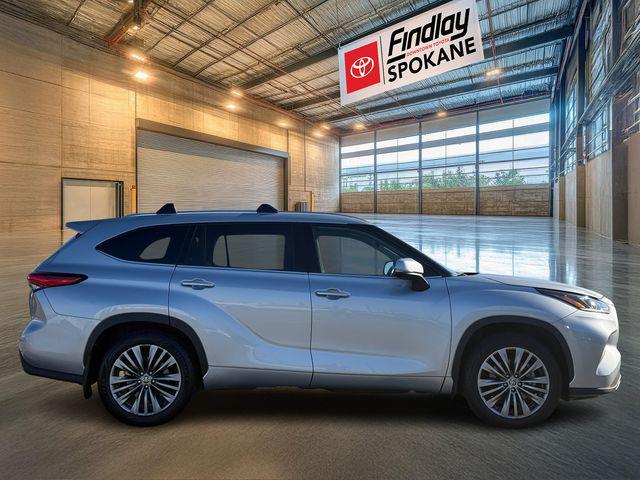 used 2023 Toyota Highlander car, priced at $39,177