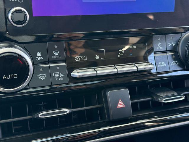 used 2023 Toyota Highlander car, priced at $36,737