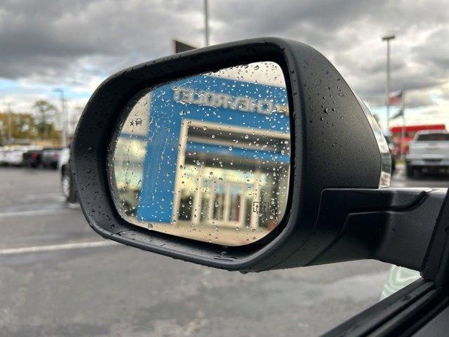 new 2026 Chevrolet Equinox car, priced at $32,870