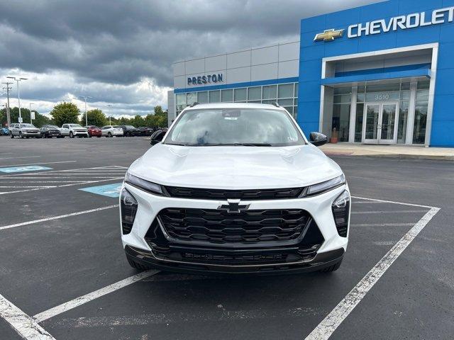 new 2025 Chevrolet Trax car, priced at $26,490