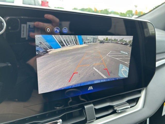 new 2026 Chevrolet Equinox car, priced at $33,410