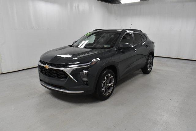 used 2025 Chevrolet Trax car, priced at $24,998
