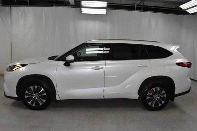 used 2021 Toyota Highlander car, priced at $31,998