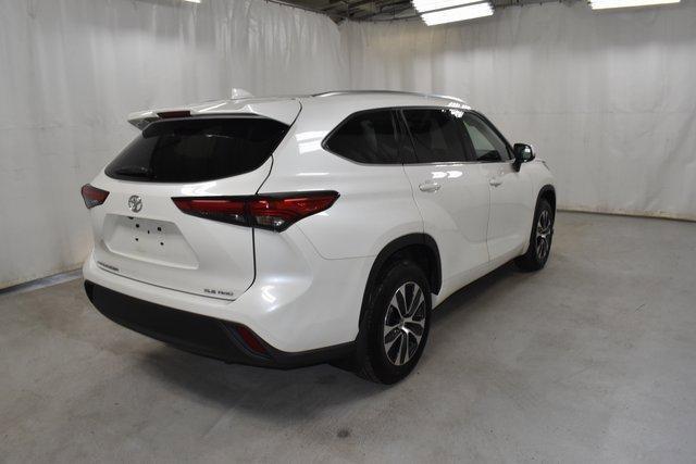 used 2021 Toyota Highlander car, priced at $31,998