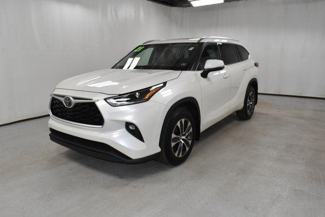 used 2021 Toyota Highlander car, priced at $31,998