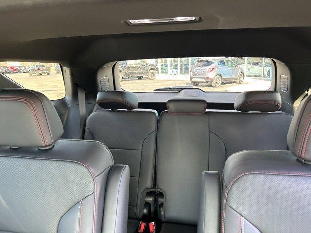 new 2026 Chevrolet Traverse car, priced at $53,115