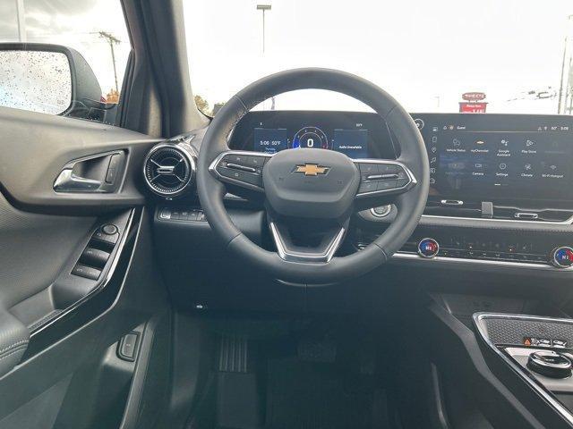 new 2026 Chevrolet Equinox car, priced at $33,305