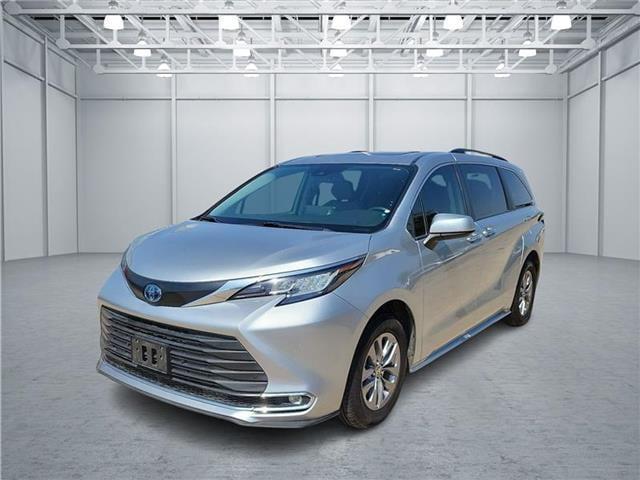 used 2023 Toyota Sienna car, priced at $39,998