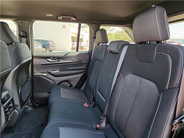 used 2025 Jeep Grand Cherokee car, priced at $35,995