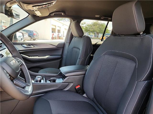 used 2025 Jeep Grand Cherokee car, priced at $35,995