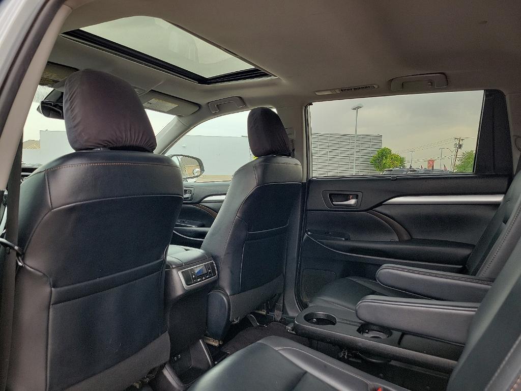 used 2019 Toyota Highlander car, priced at $23,550