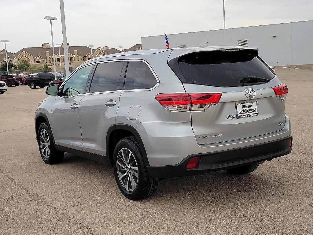 used 2019 Toyota Highlander car, priced at $23,550