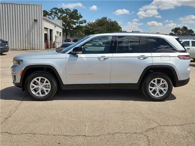 used 2023 Jeep Grand Cherokee car, priced at $32,995