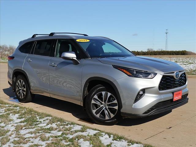 used 2022 Toyota Highlander Hybrid car, priced at $36,827