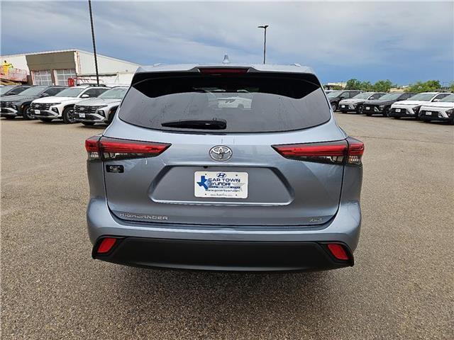 used 2021 Toyota Highlander car, priced at $27,795