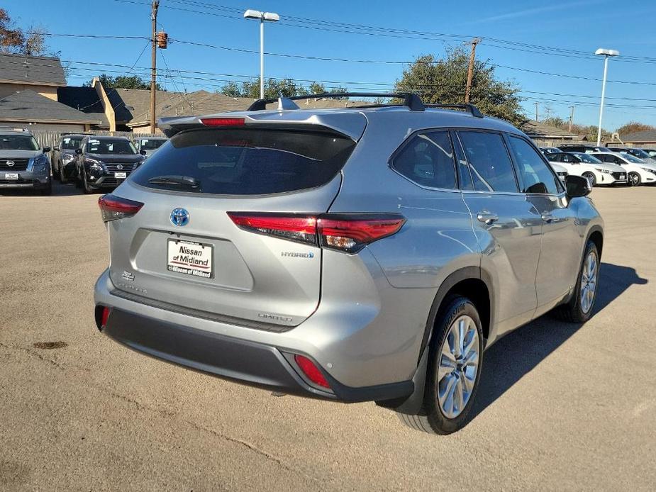 used 2023 Toyota Highlander Hybrid car, priced at $45,999