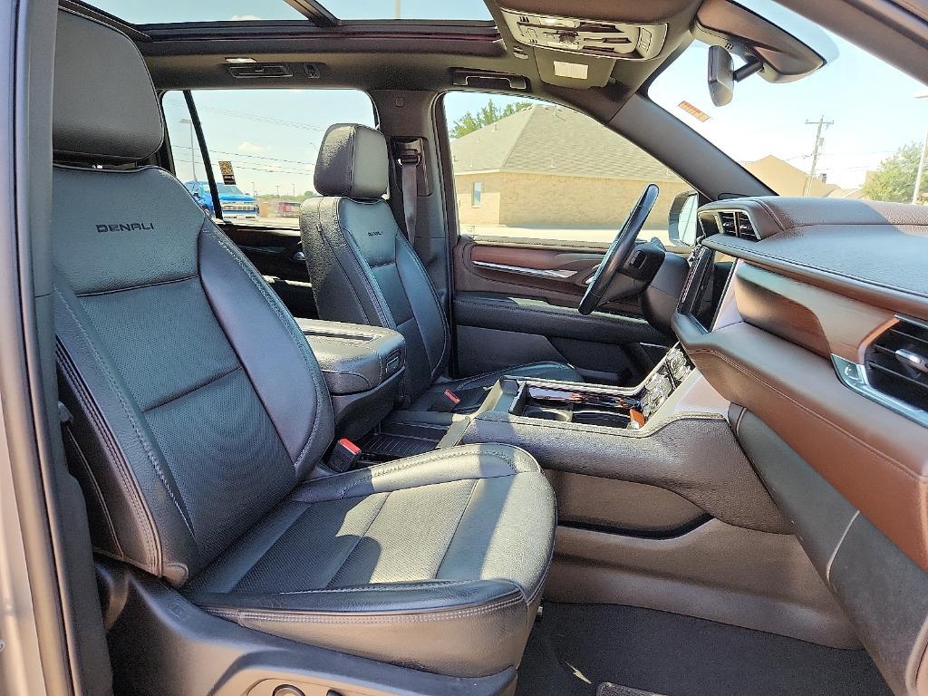 used 2022 GMC Yukon XL car, priced at $46,998