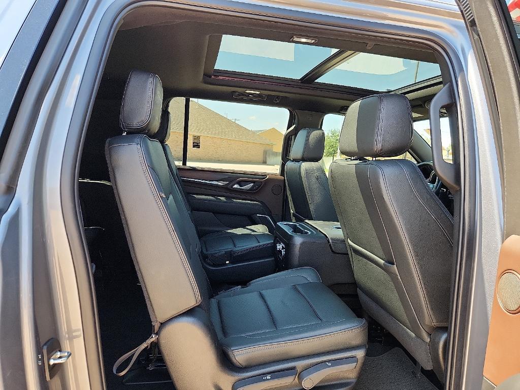 used 2022 GMC Yukon XL car, priced at $46,998