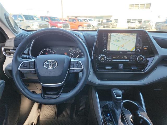 used 2022 Toyota Highlander car, priced at $39,985