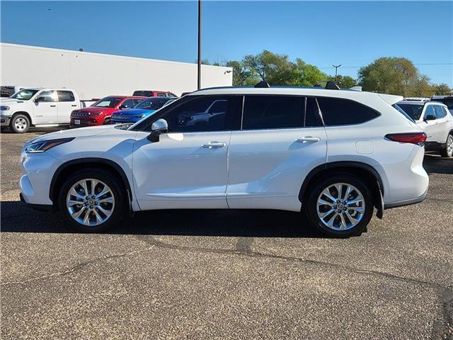 used 2022 Toyota Highlander car, priced at $39,985