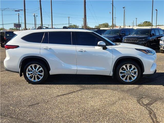 used 2022 Toyota Highlander car, priced at $39,985