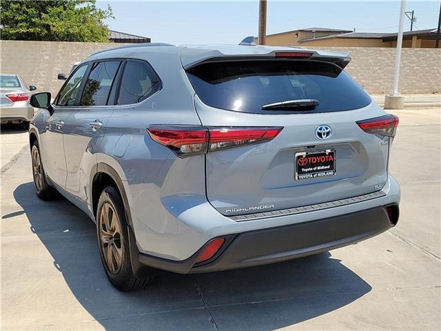 used 2023 Toyota Highlander Hybrid car, priced at $38,295