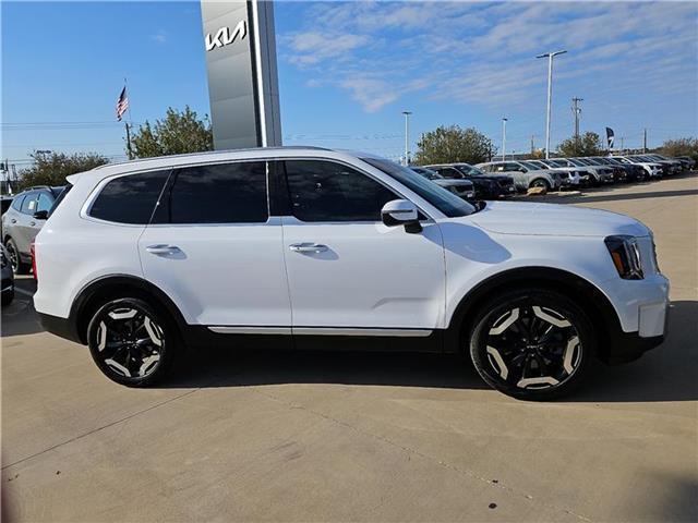 used 2024 Kia Telluride car, priced at $39,429