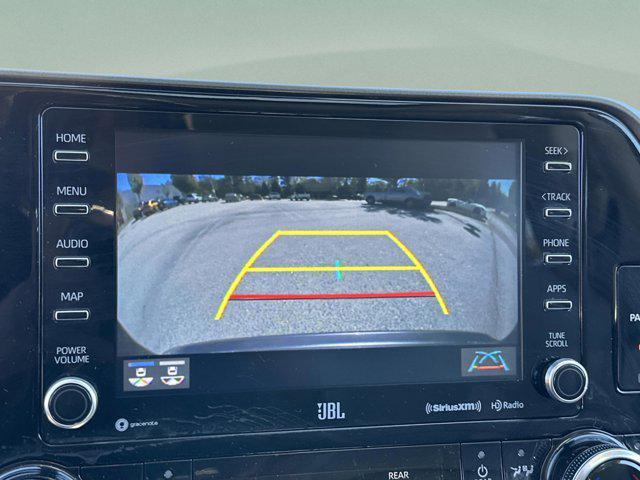 used 2022 Toyota Highlander car, priced at $32,914