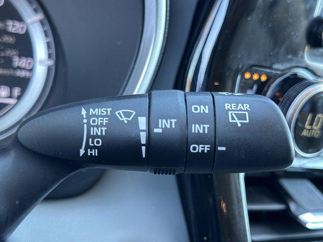 used 2022 Toyota Highlander car, priced at $32,914