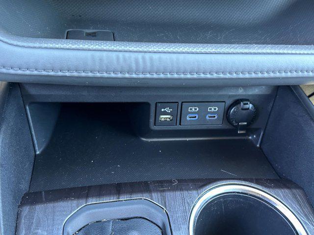 used 2022 Toyota Highlander car, priced at $32,914