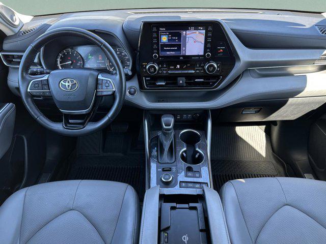 used 2022 Toyota Highlander car, priced at $32,914