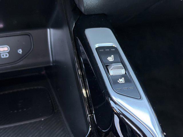 used 2025 Kia Sorento car, priced at $38,500